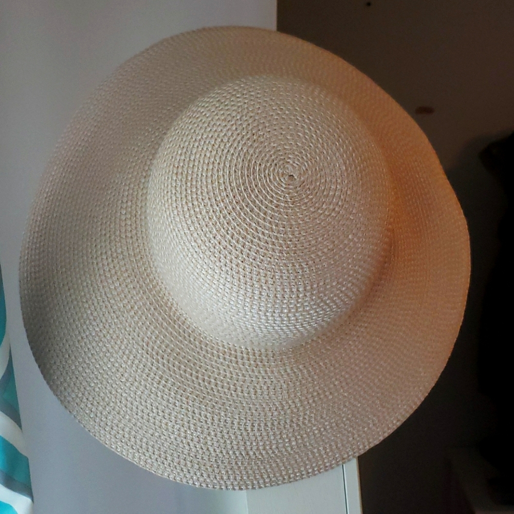 STUNNING 😍 Eric Javits sun hat